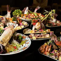 <夕食ビュッフェ> 刺し盛り一例。