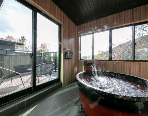 曙・紅（半露天風呂）