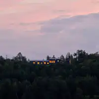 ทัศนียภาพภายนอกยามเย็น