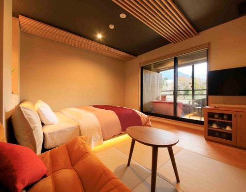 高品質のベッドマット「サータ」を使用