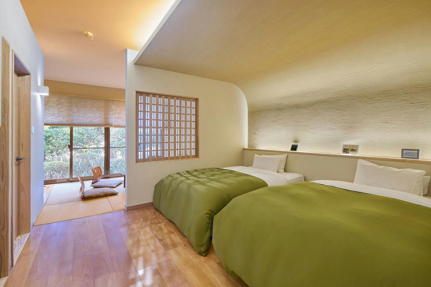 Kamar Gaya Jepang dan Barat dengan Tempat Tidur Twin (16 Tatami).