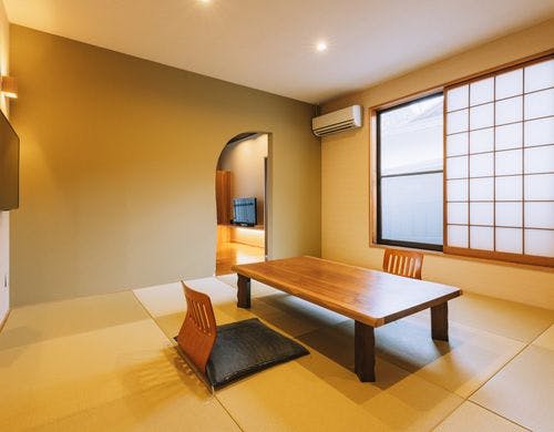 ツイン１０畳×８畳　内湯＋露天風呂付客室