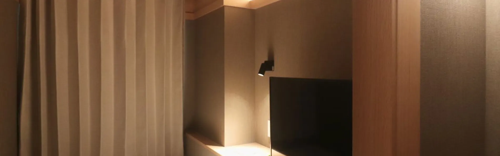 エクスクラメーションホテル(休日ビルヂング)