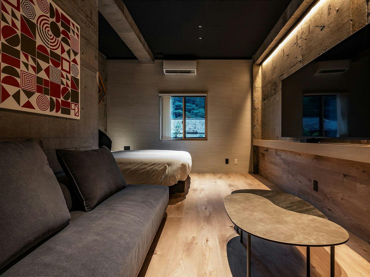 1HOTEL