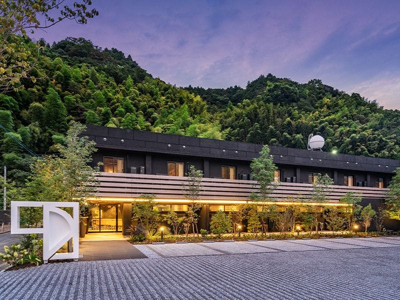1HOTEL
