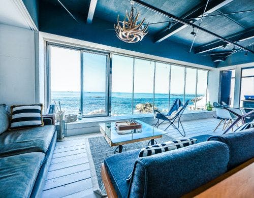 目の前に海しかない、ゆったりリビング