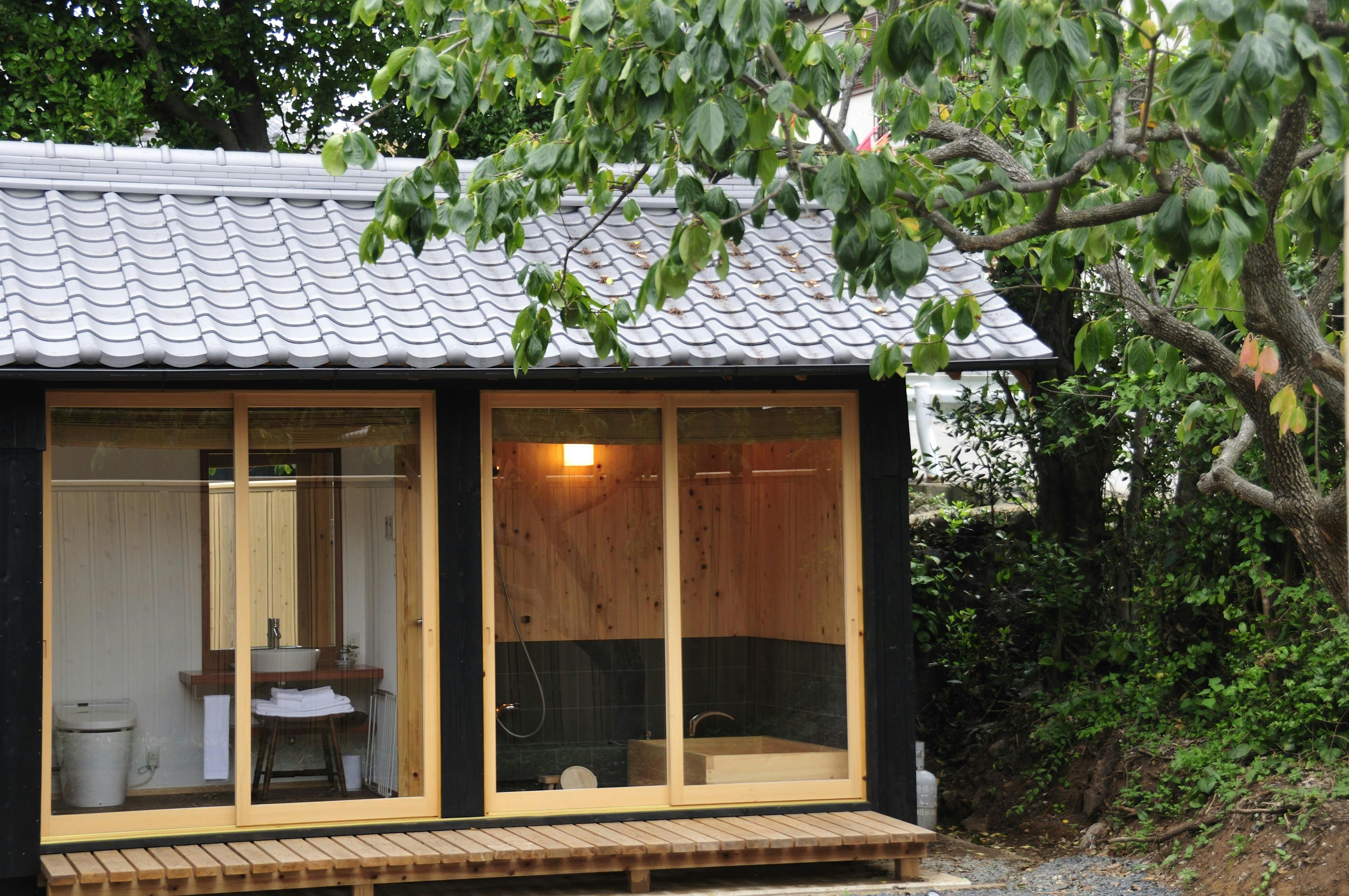 鮑集　浴室外観