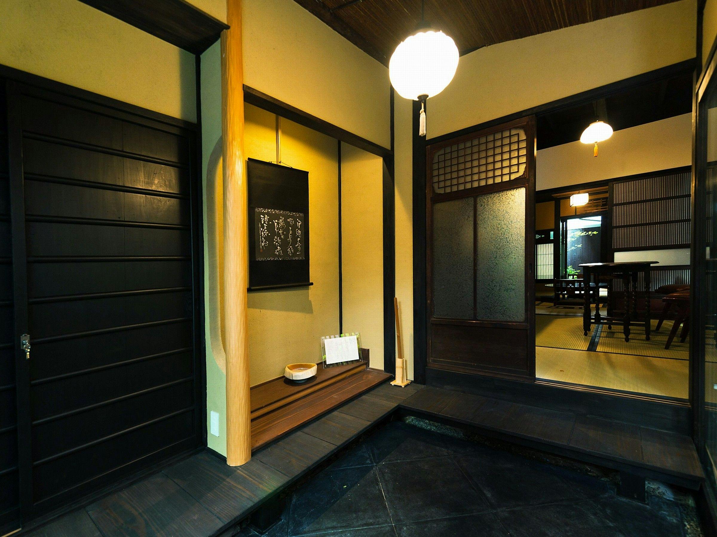 พื้นที่หน้าประตูทางเข้า