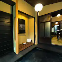 พื้นที่หน้าประตูทางเข้า