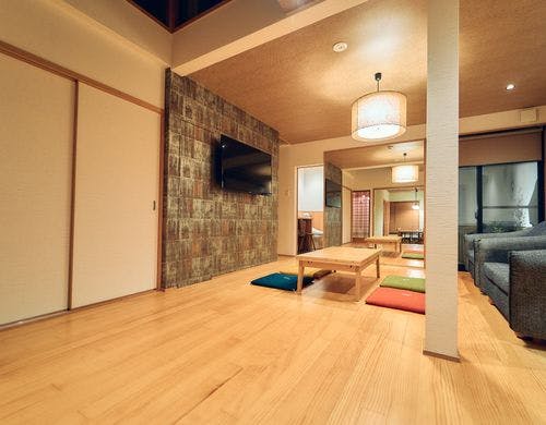 広々としたリビングルーム