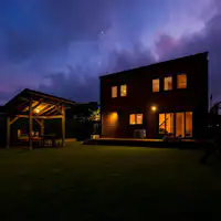 สนามหญ้ากว้างขวางขนาด 204 ตารางเมตรสำหรับสุนัข