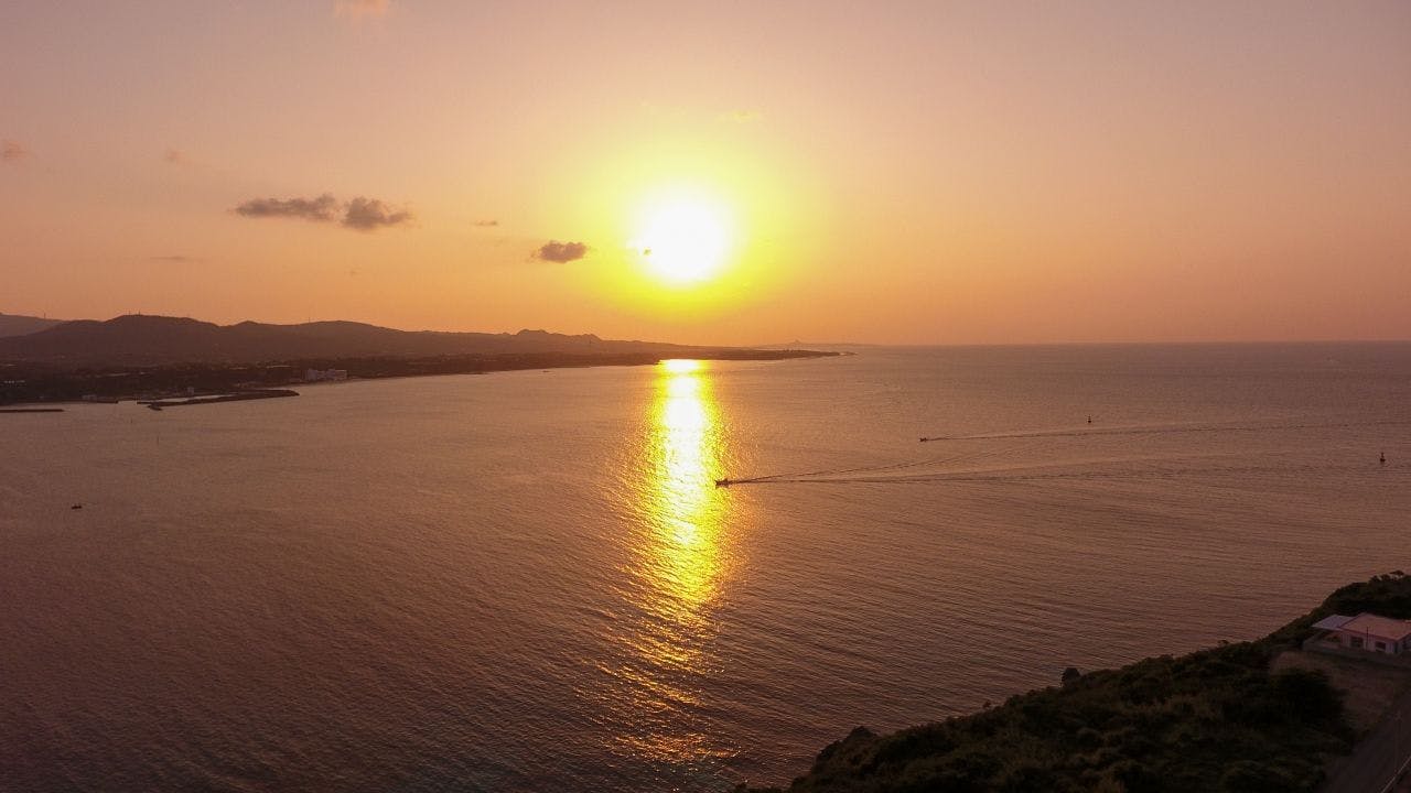 พระอาทิตย์ตกดินจากเกาะโคริ