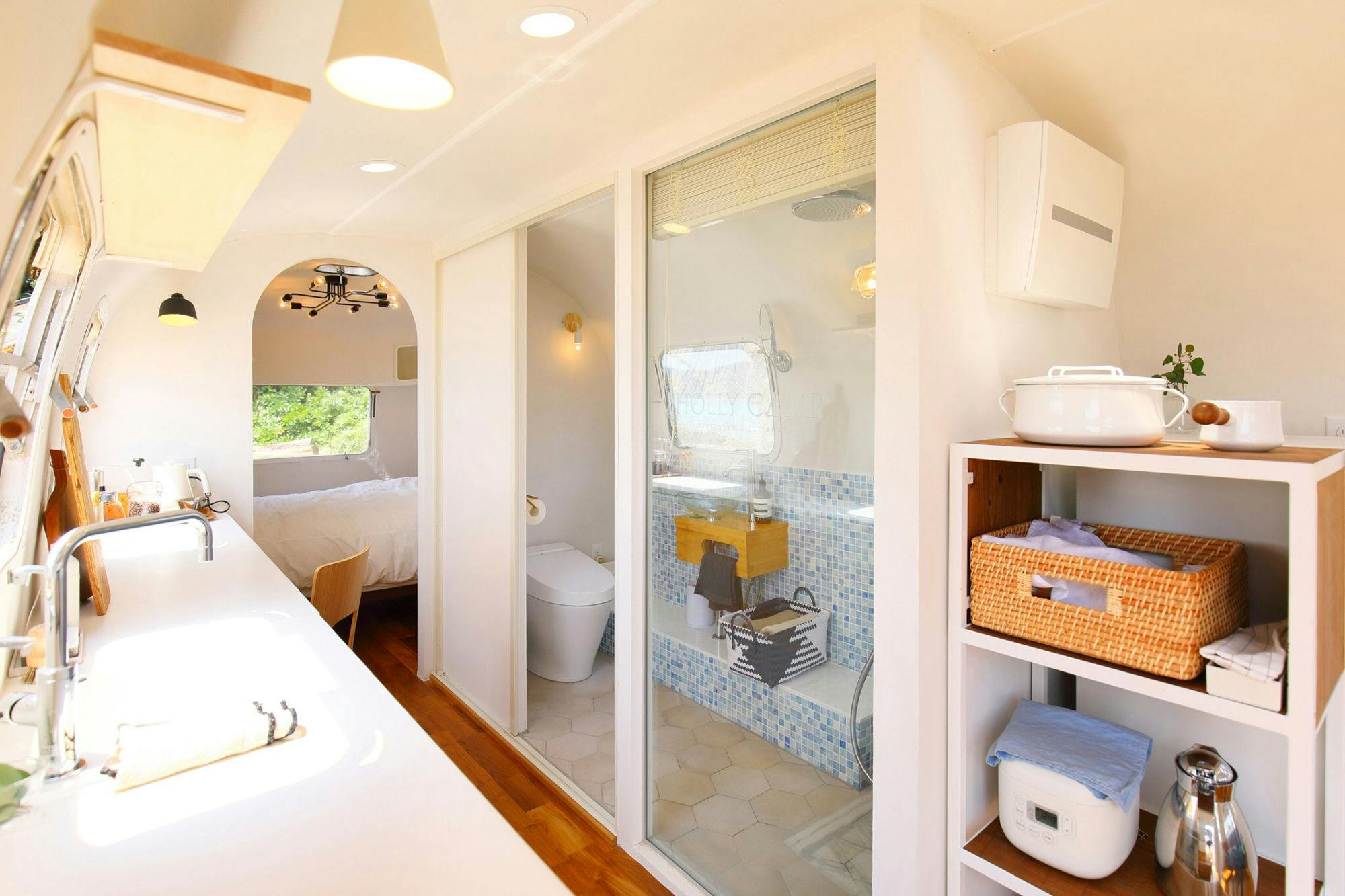 HOLLY CAMP　AIRSTREAM VILLA AMAMI