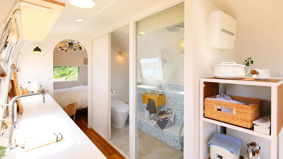 HOLLY CAMP AIRSTREAM VILLA AMAMI