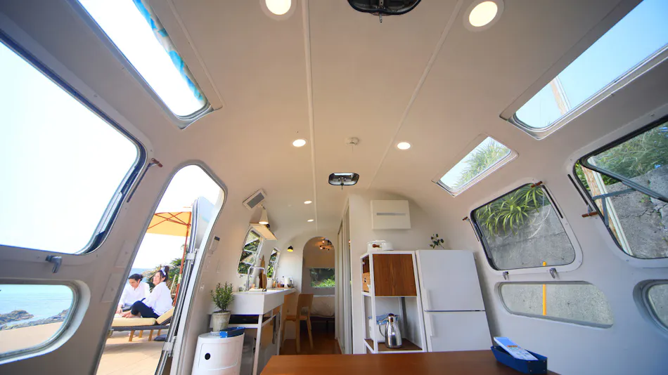 HOLLY CAMP AIRSTREAM VILLA AMAMI