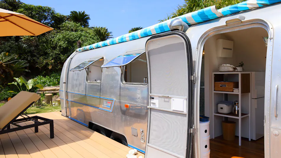 HOLLY CAMP AIRSTREAM VILLA AMAMI