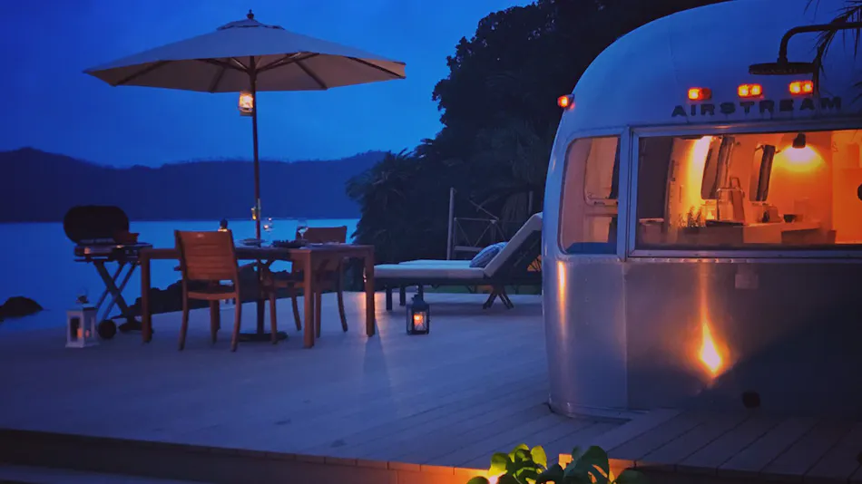 HOLLY CAMP AIRSTREAM VILLA AMAMI