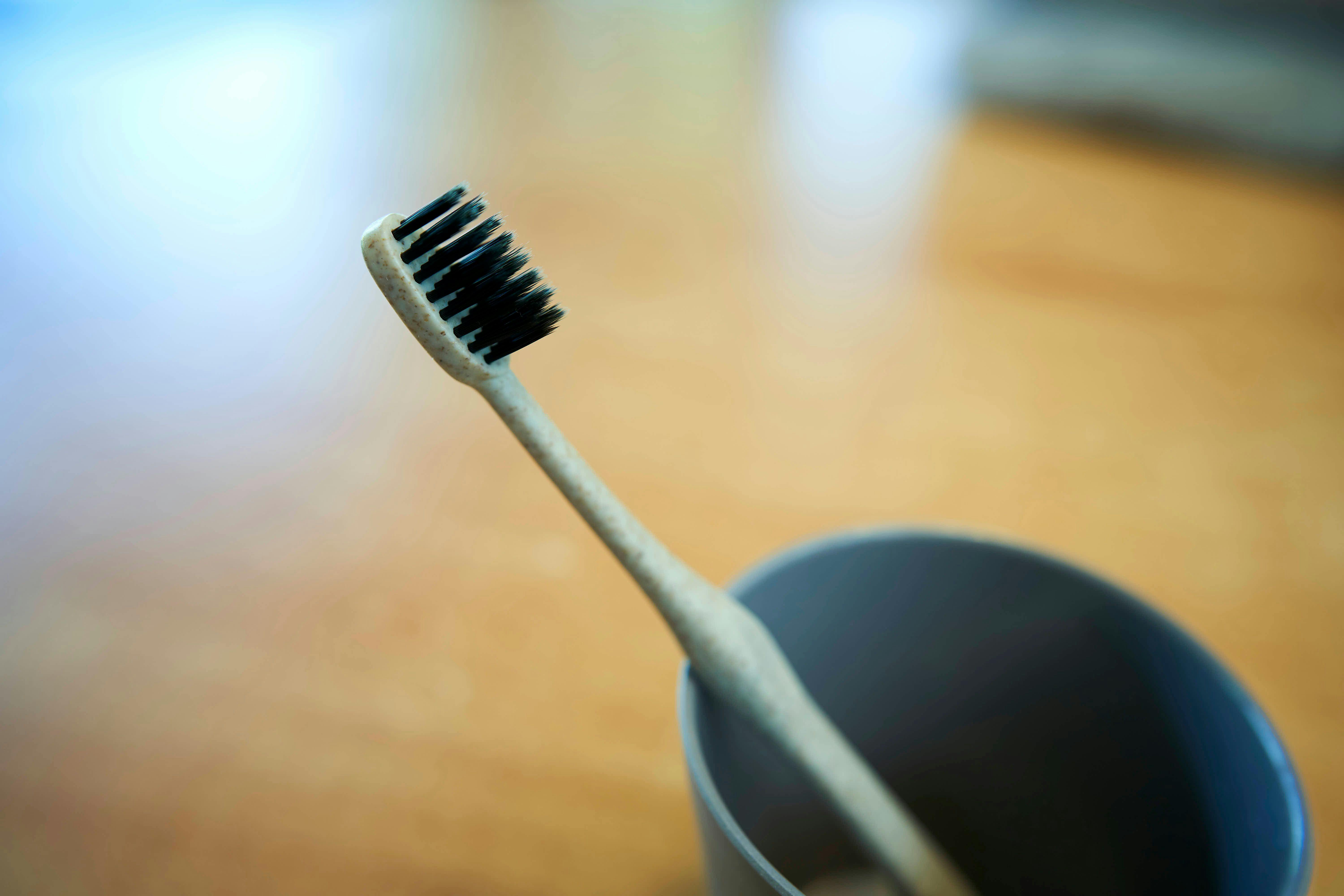 Sikat gigi berbahan ramah lingkungan dari Moya.