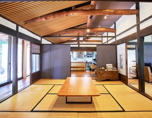 ウッドデッキ側の居間・主寝室の隣