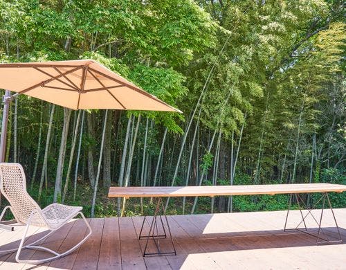 宿泊者専用のプライベートウッドデッキ