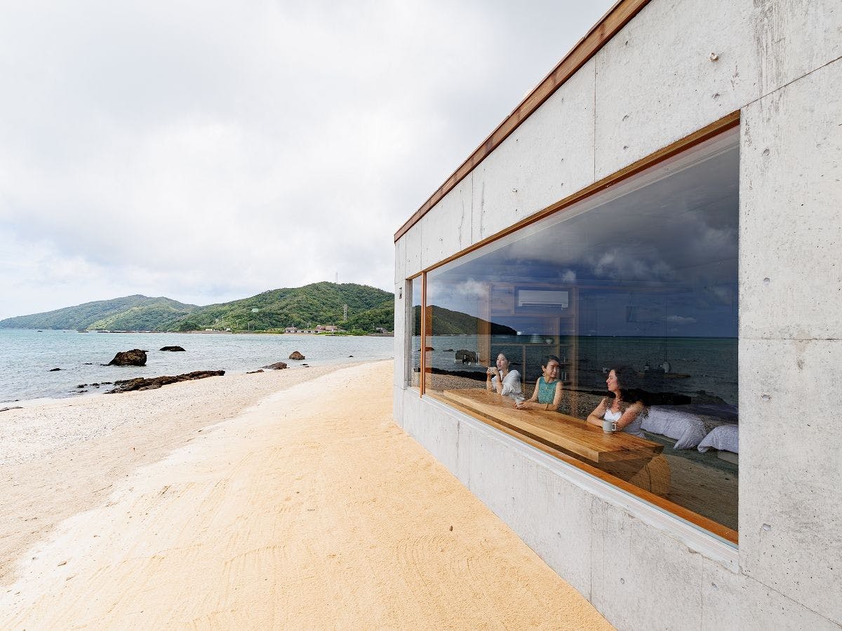 Horizon Deluxe Triple Bed