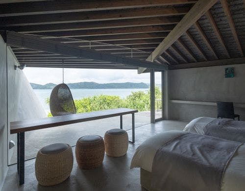 【サネン デラックストリプルベッド】