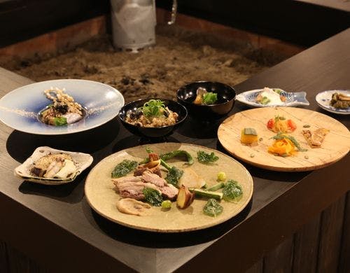 新鮮な地元産品を使った和食フルコースです