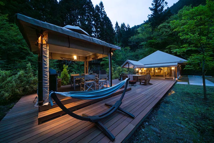 LUXURY TENTのサムネイル画像