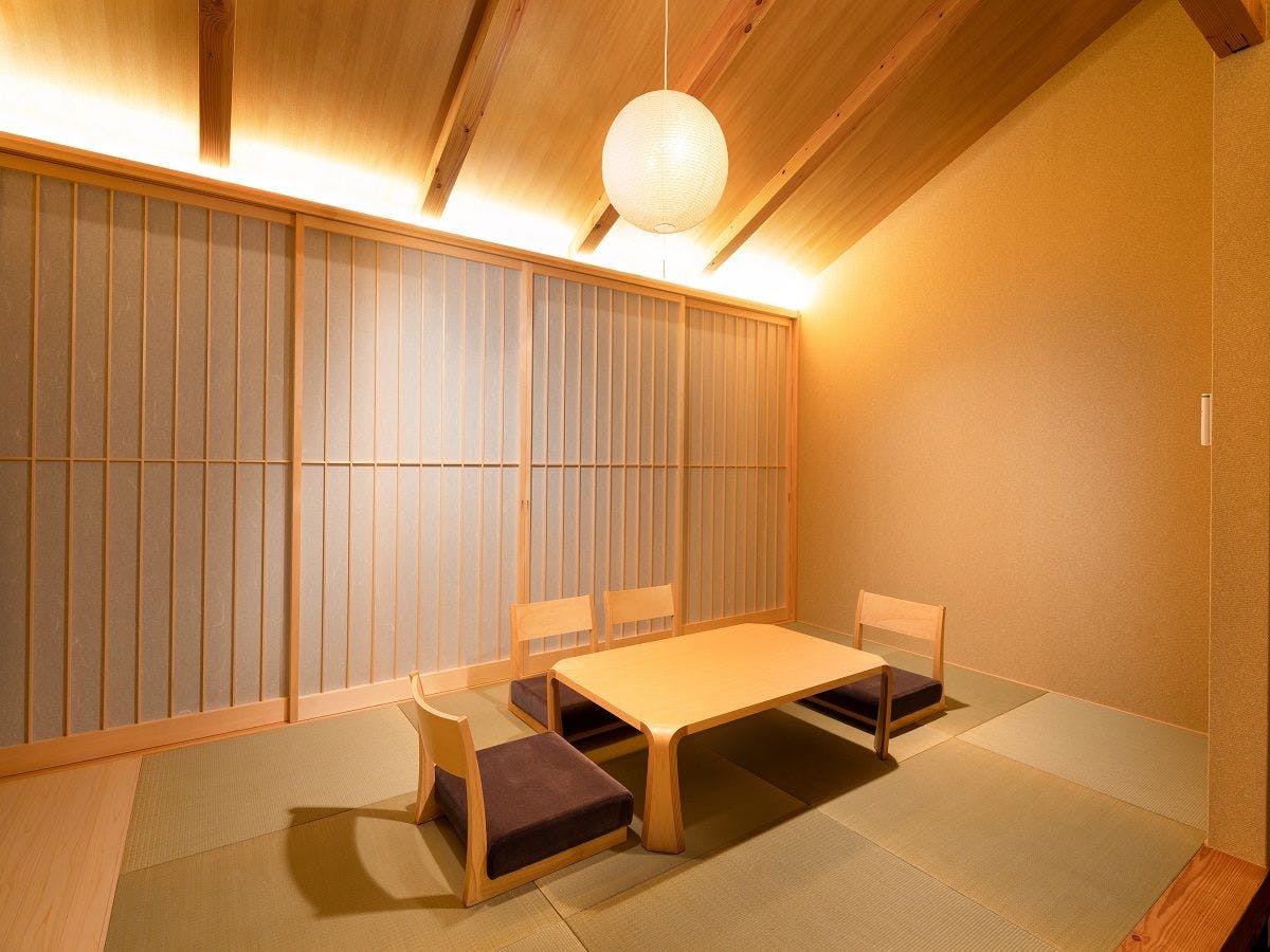 紡 東寺東門前