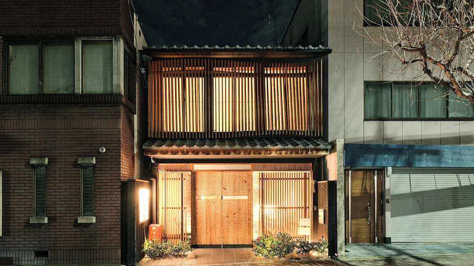 Tsumugi Toji Higashimonmae