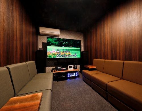 カラオケ・シアター・テレビ鑑賞が出来る