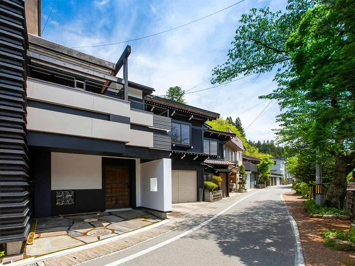 【すみや青花】【朝食付き】飛騨高山の季節の郷土料理と、出来立てのおむすびをそっとお届け