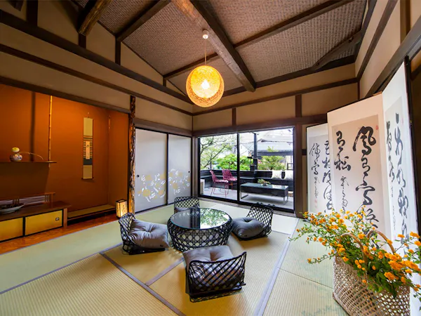 【すみや青花】【素泊】飛騨高山に住まうように滞在する。一日一組限定の町家ヴィラで憩うオトナの旅時間