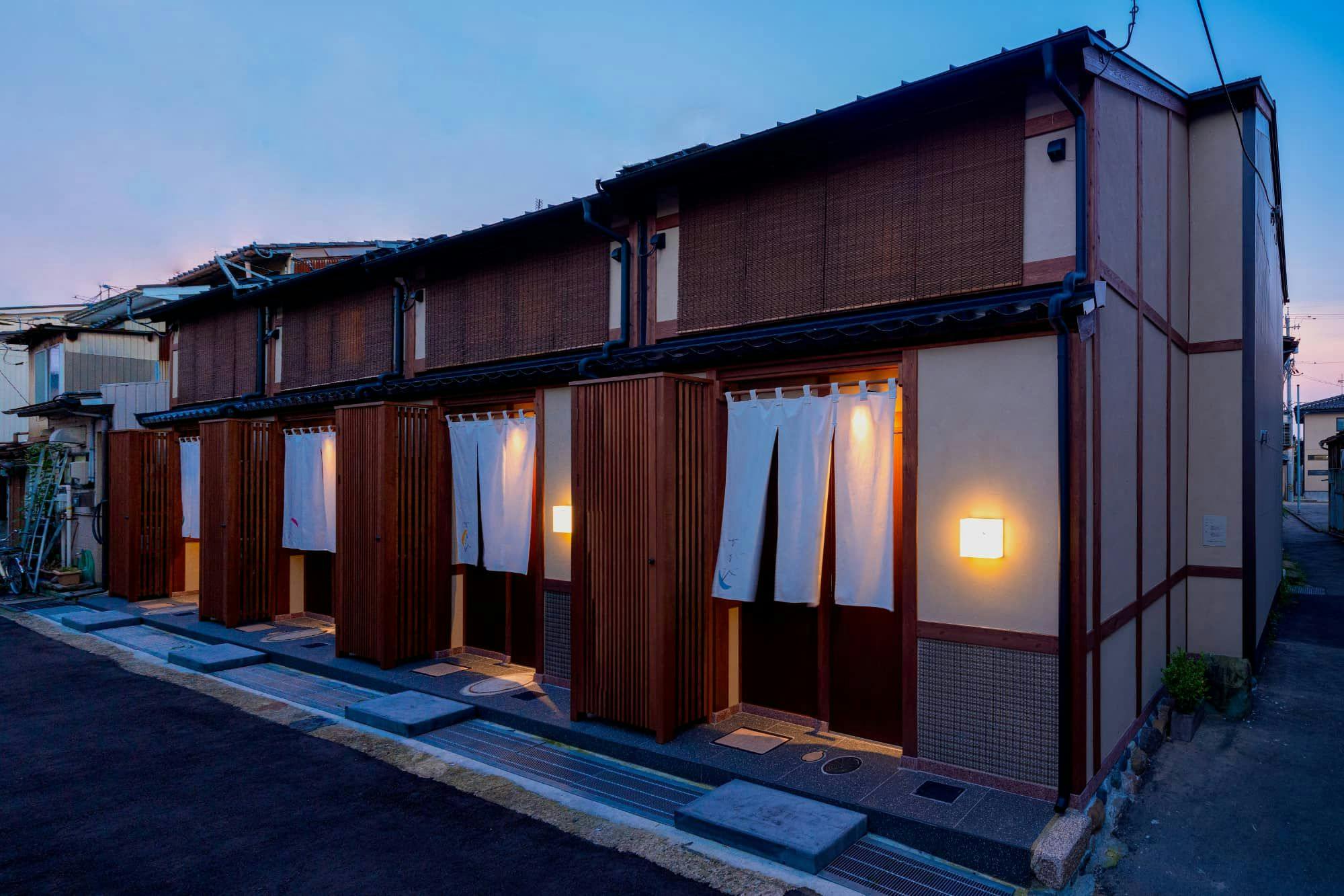 【一棟貸切】ひがし茶屋街 徒歩圏内！ヒノキ風呂でリラックス！金沢の伝統工芸アートが彩る町家宿