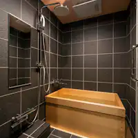 Bilik mandi (Tab mandi kayu Hinoki)