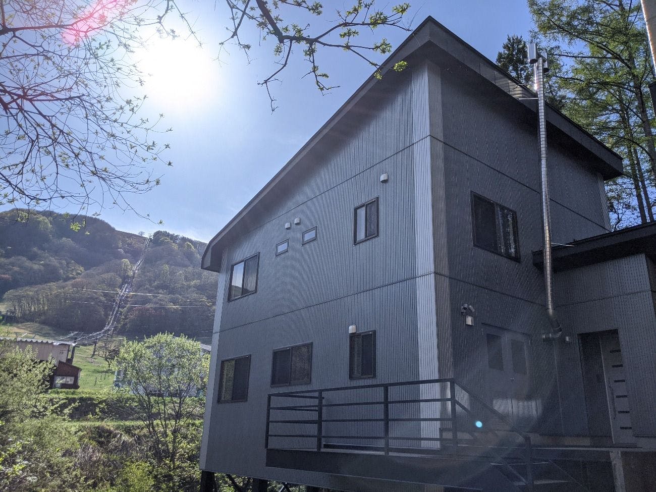 スカイパーク八方シャレー夏外観