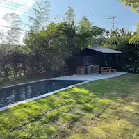 庄屋の里古民家たなか プール、BBQ