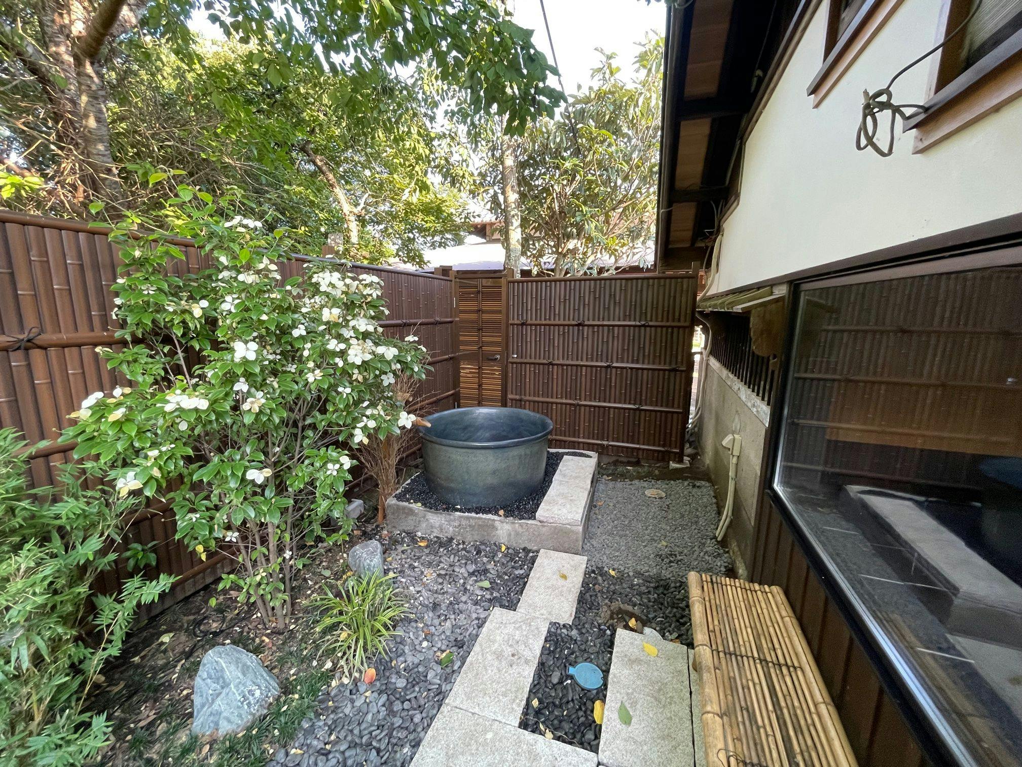 庄屋の里たなか　露天風呂　昼