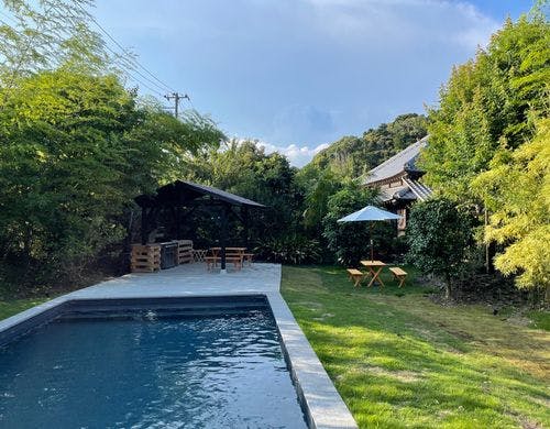 庄屋の里古民家たなかプール、BBQエリア２