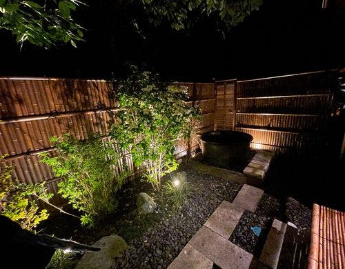 庄屋の里古民家たなか露天風呂　夜