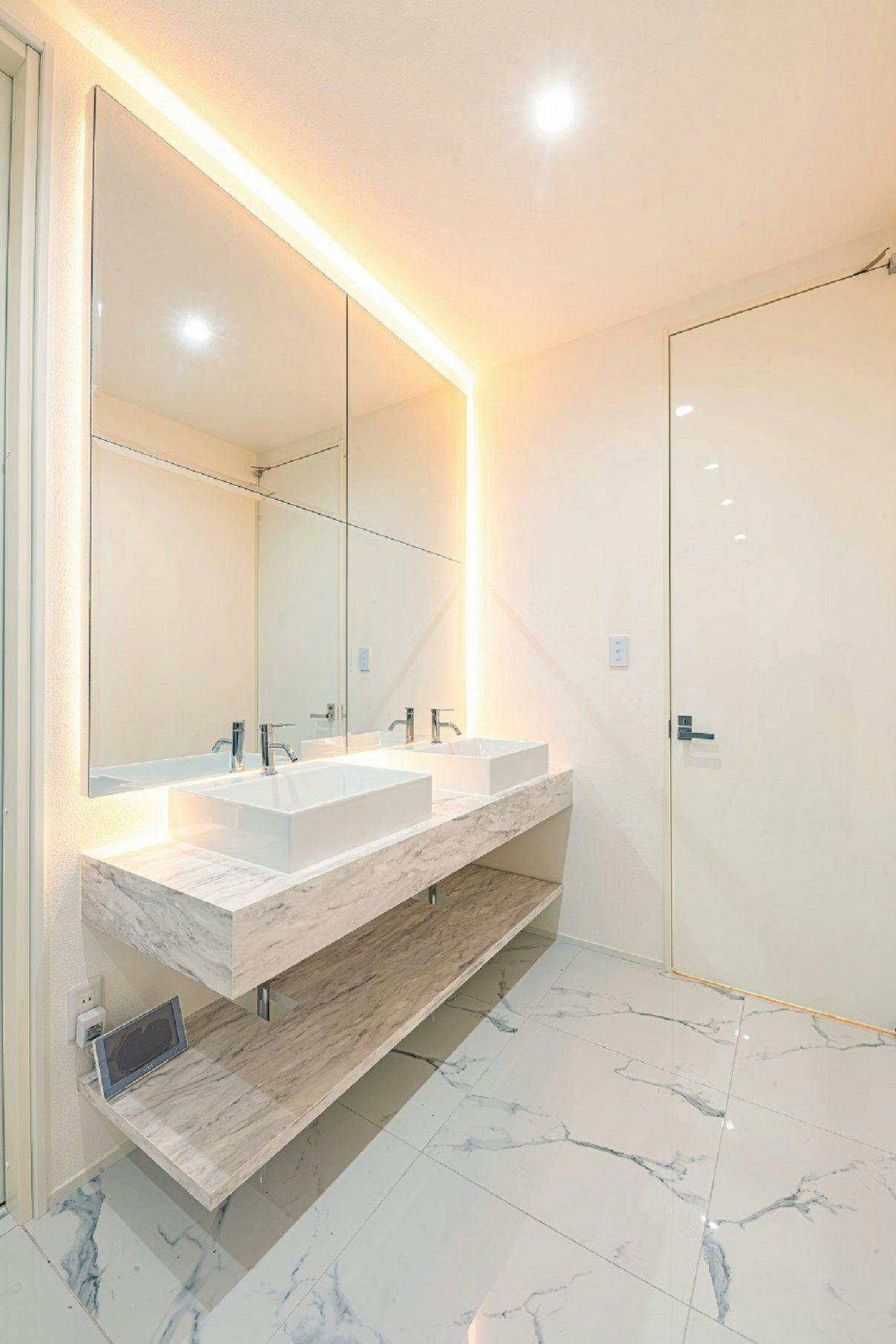 洗面＆乾燥機付き洗濯機完備