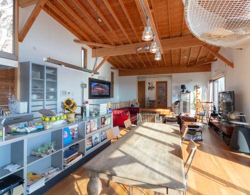 絶景を眺めながらルーフトップジャグジー。