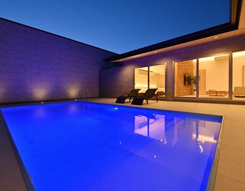 ダイニングテーブル