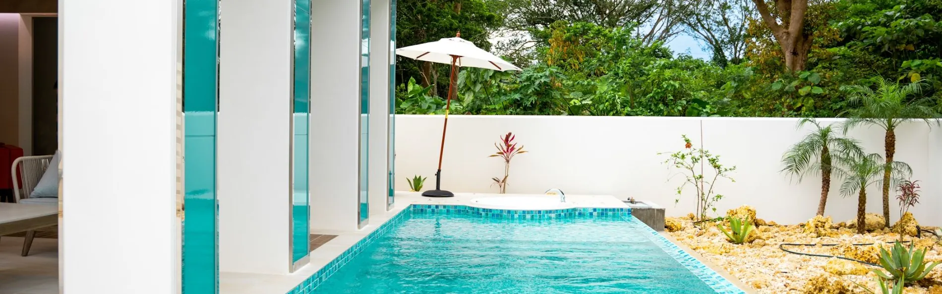 pool villa Sanrriott Okinawa Motobu