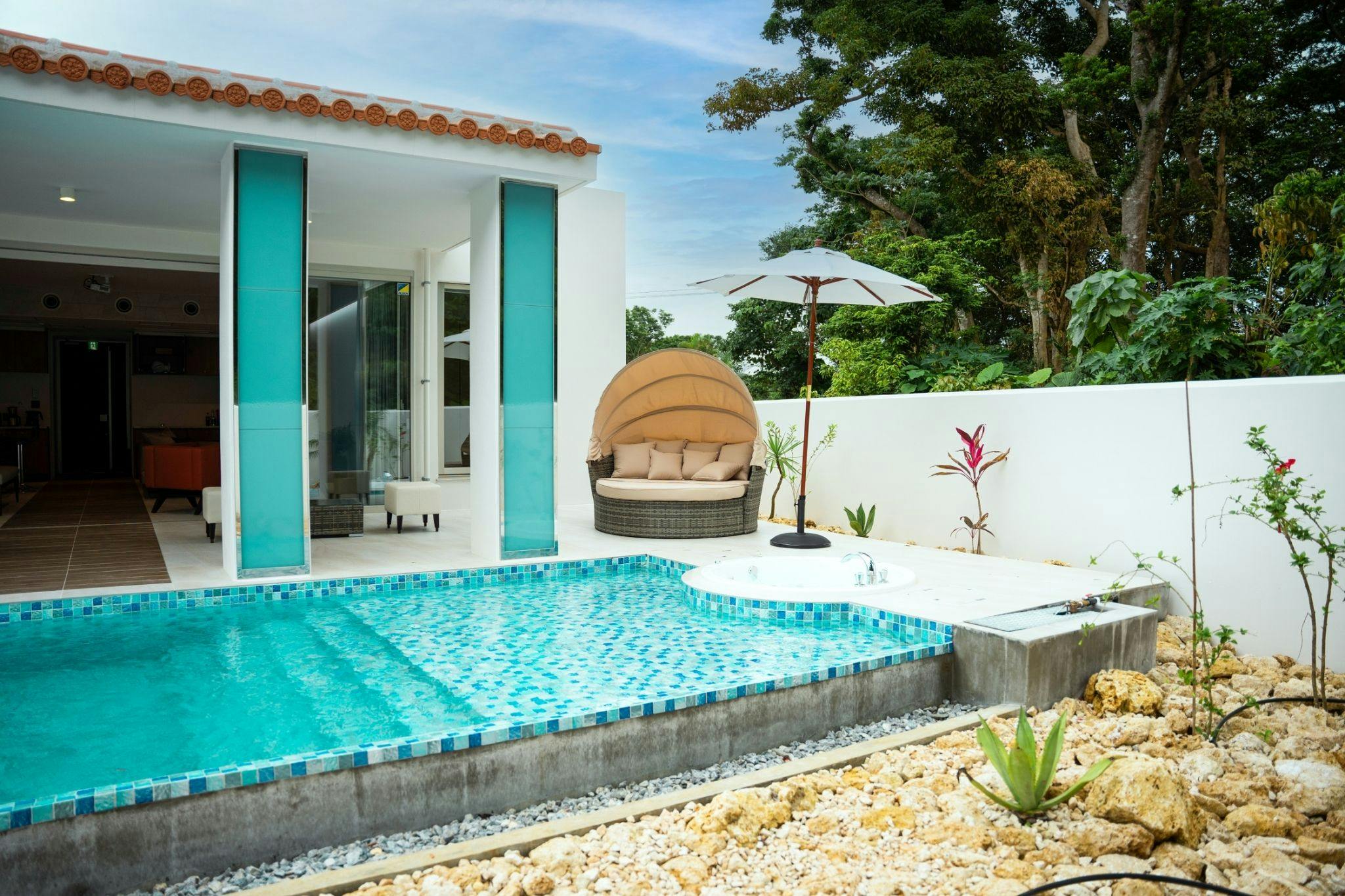 pool villa Sanrriott Okinawa Motobu