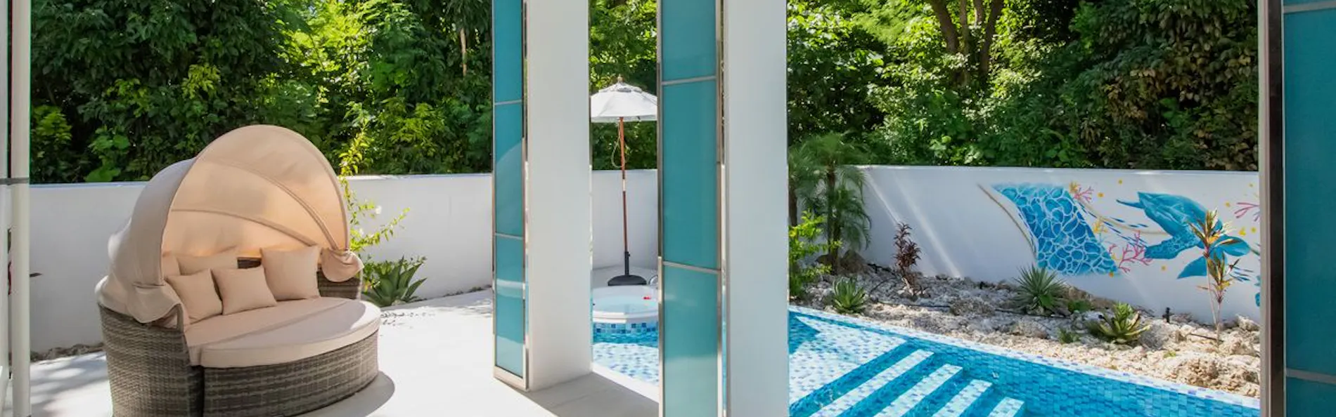 pool villa Sanrriott Okinawa Motobu