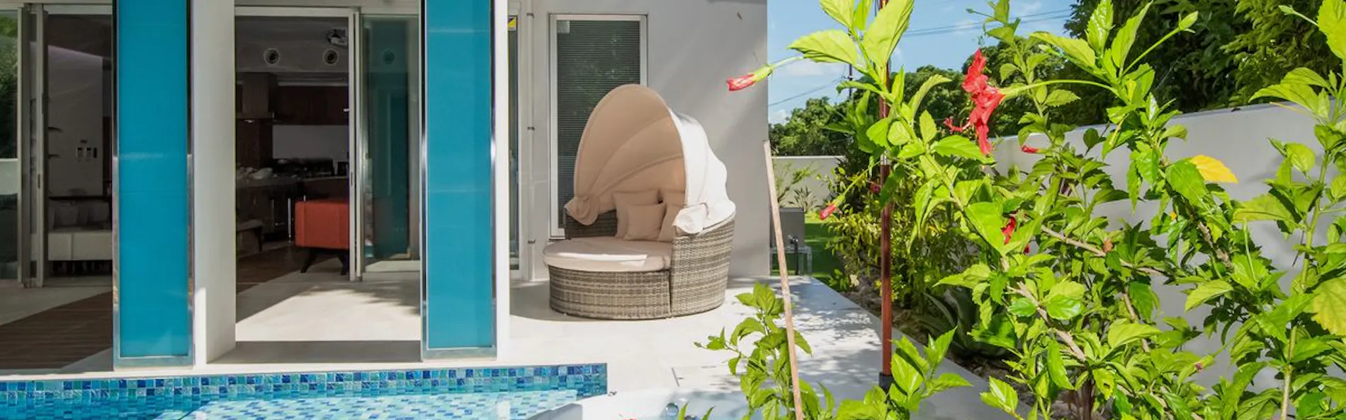 pool villa Sanrriott Okinawa Motobu