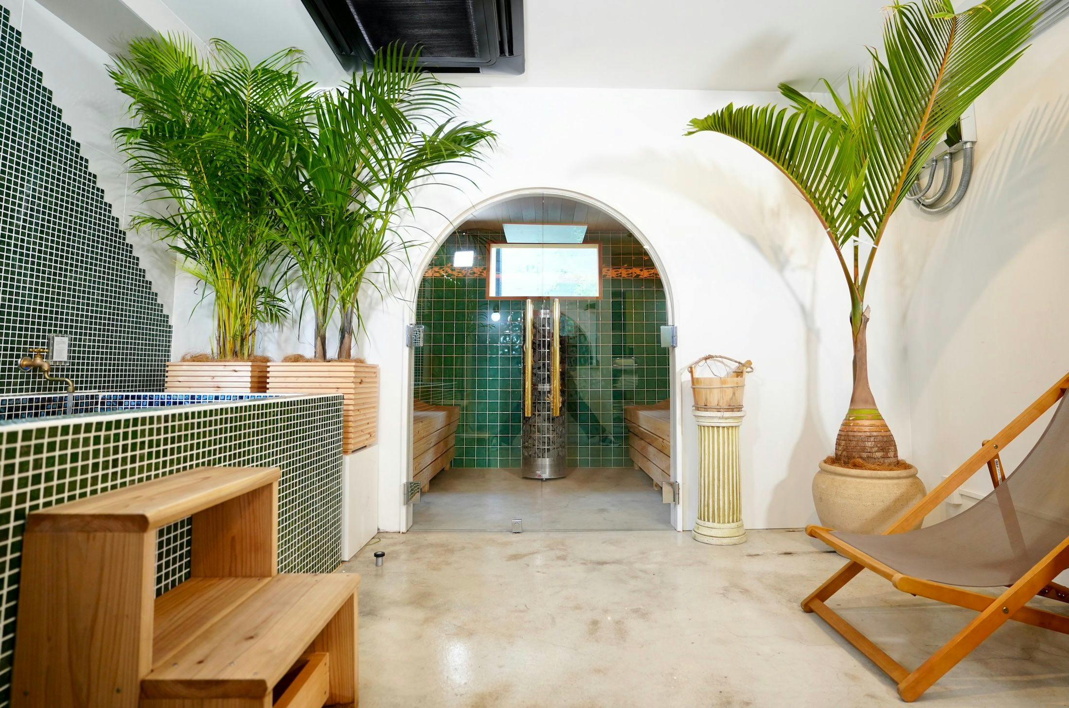 THE ROOT2 HOTEL
