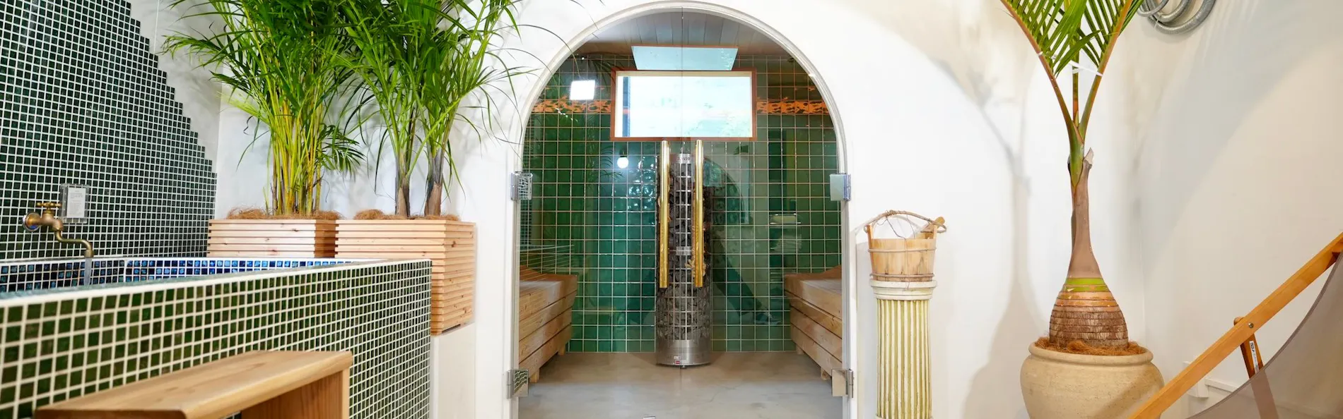 THE ROOT2 HOTEL