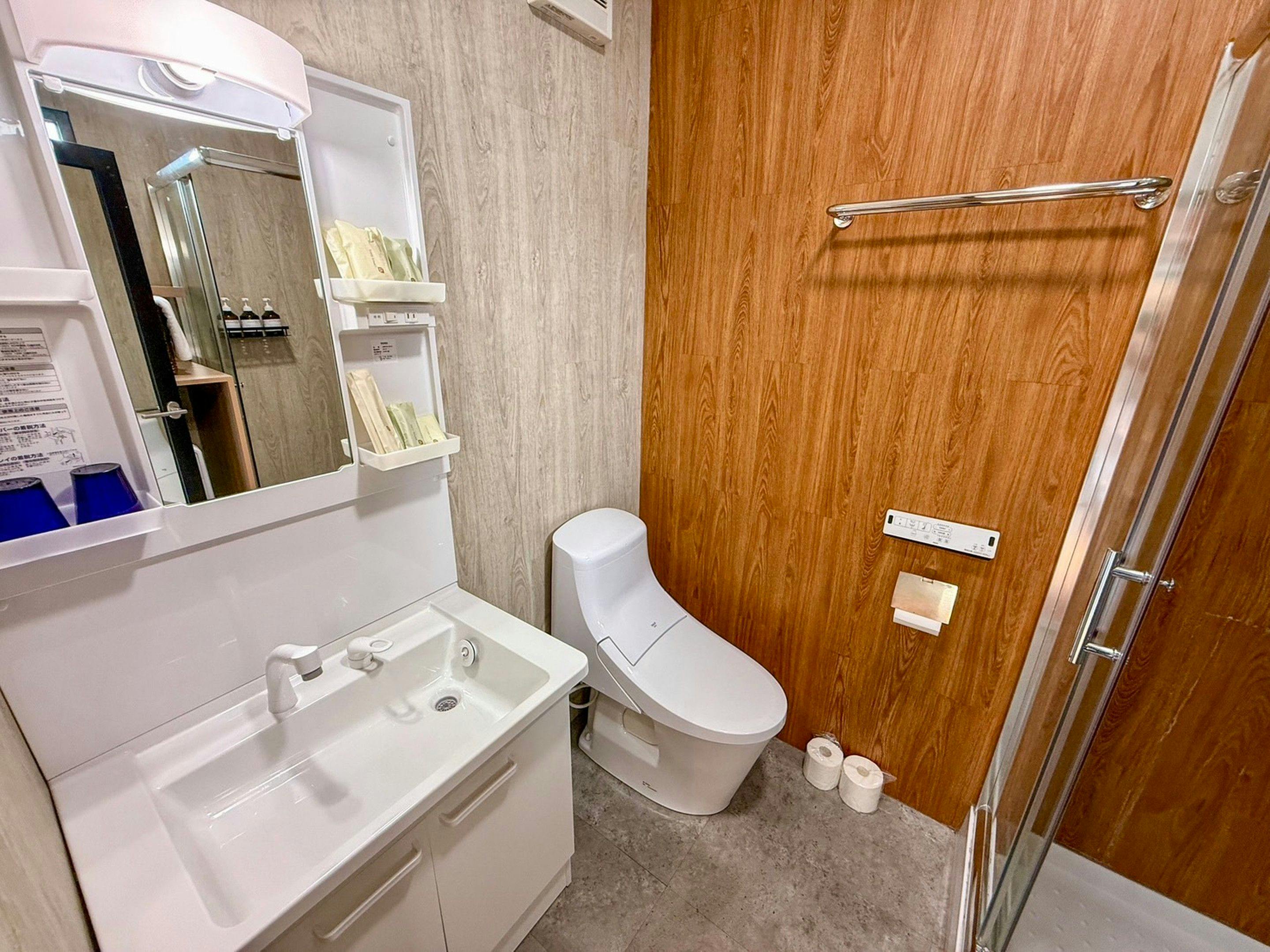 離れ１：トイレ